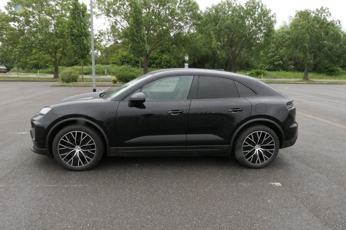 PORSCHE Macan 4 Electric - Bose Soundsystem Kombilimousi - SUV: foto 5 PORSCHE Macan 4 Electric - Bose Soundsystem Kombilimousi - SUV: foto 5