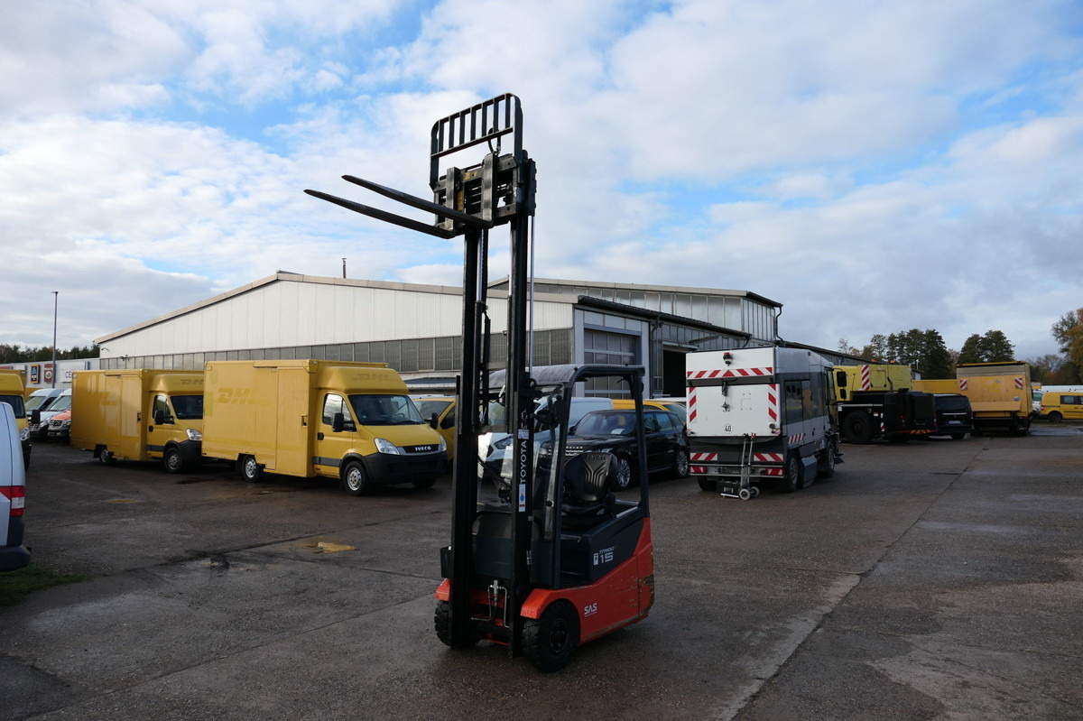 TOYOTA 7FBEST 15 Elektro 3-Rad - Empilhadeira elétrica: foto 1 TOYOTA 7FBEST 15 Elektro 3-Rad - Empilhadeira elétrica: foto 1