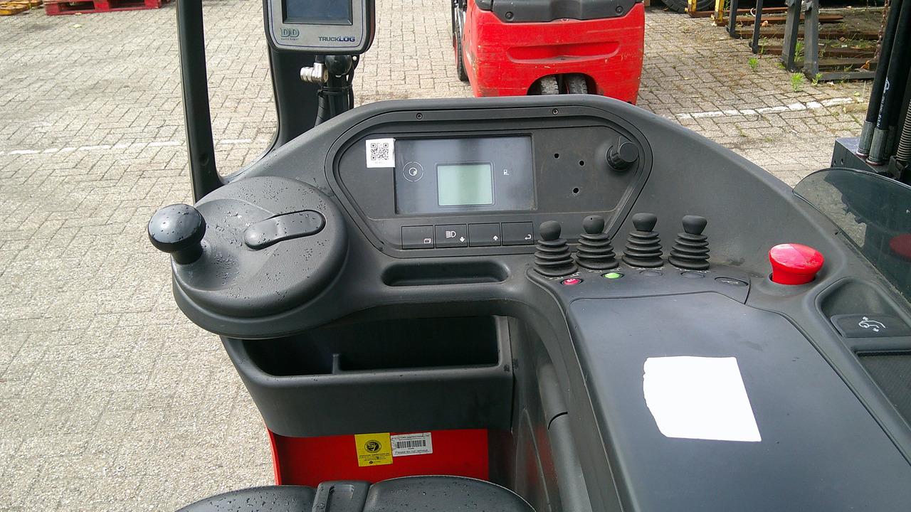 LINDE R16-01 - Empilhador retráctil: foto 3 LINDE R16-01 - Empilhador retráctil: foto 3