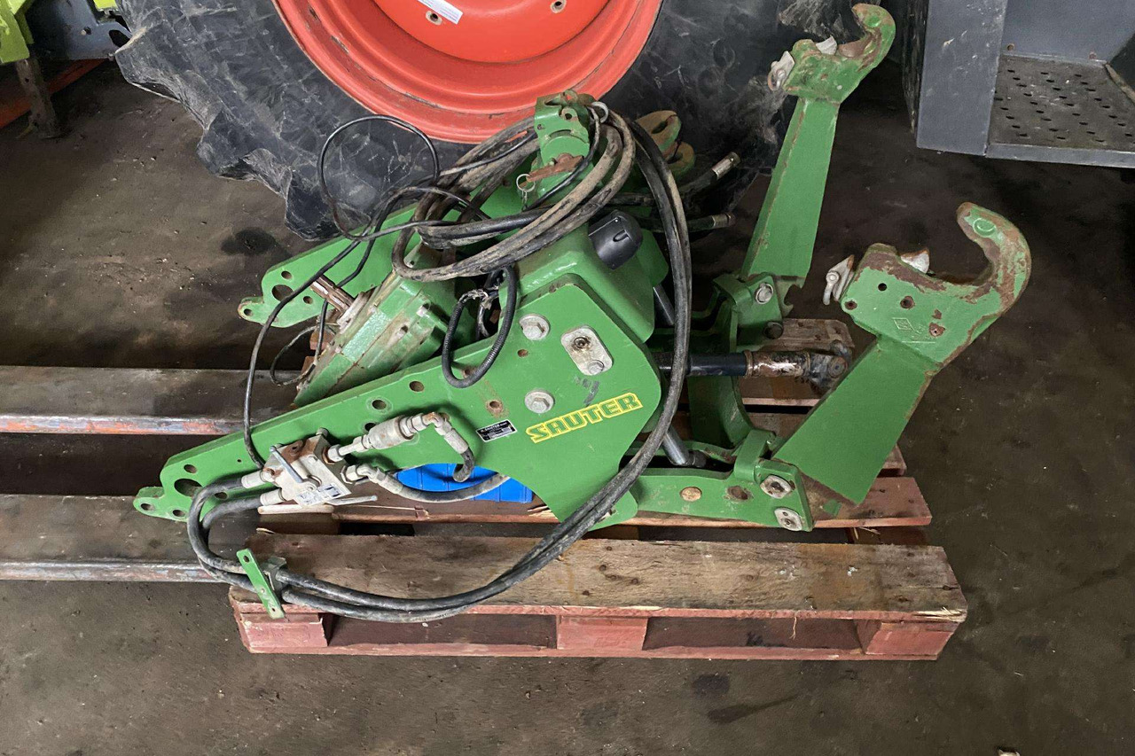 Valtra JOHN DEERE - Equipamento de Máquina agrícola: foto 1 Valtra JOHN DEERE - Equipamento de Máquina agrícola: foto 1