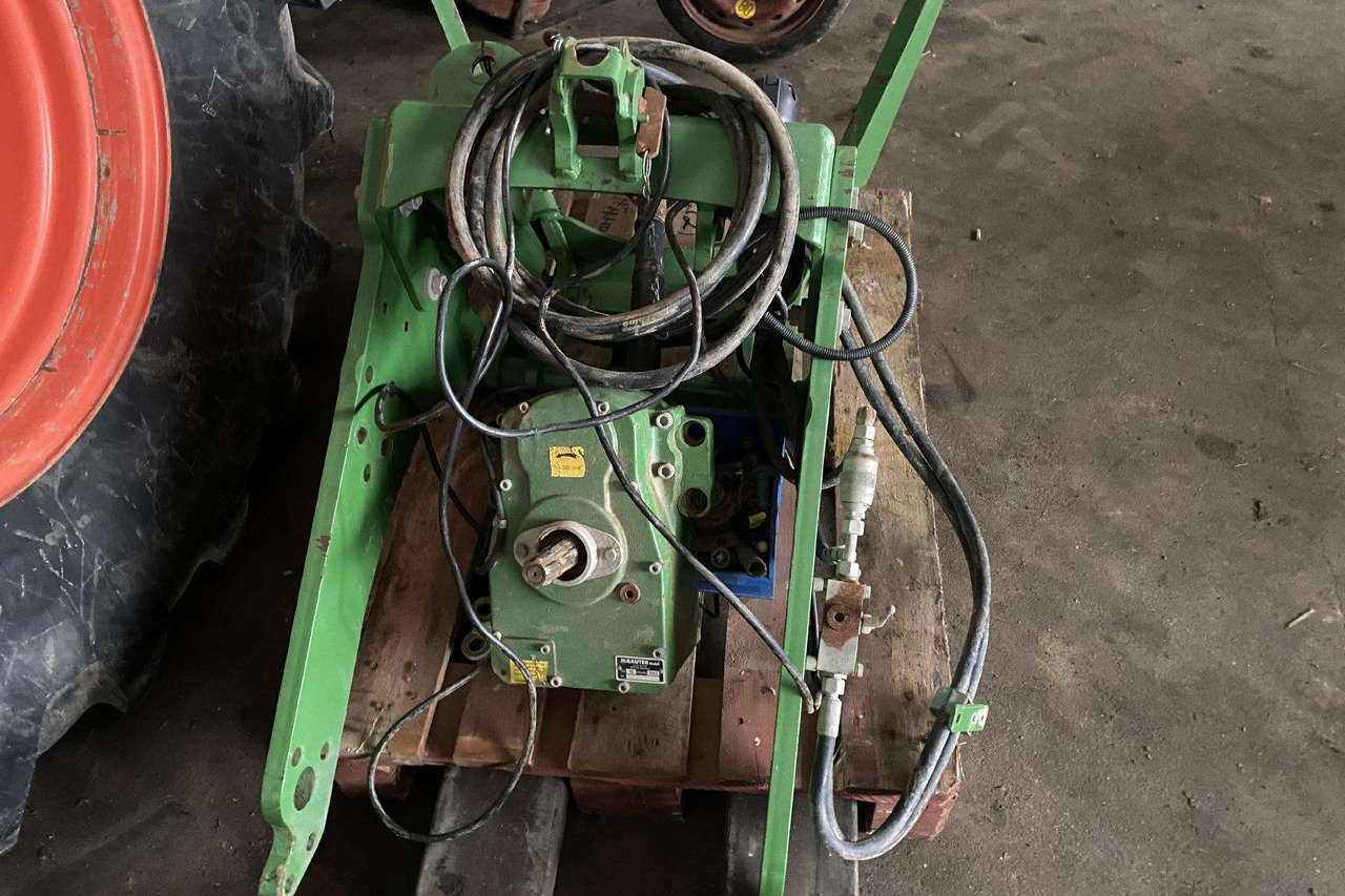 Valtra JOHN DEERE - Equipamento de Máquina agrícola: foto 2 Valtra JOHN DEERE - Equipamento de Máquina agrícola: foto 2