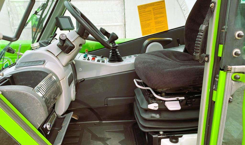 Merlo P38.10 Turbo Farmer - Empilhador telescópico: foto 5 Merlo P38.10 Turbo Farmer - Empilhador telescópico: foto 5