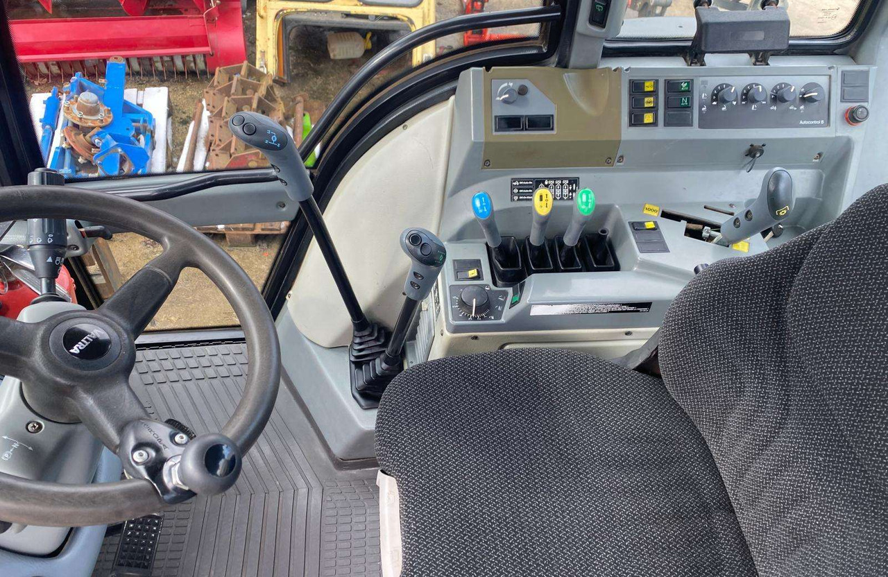 Valtra T160 - Trator: foto 5 Valtra T160 - Trator: foto 5