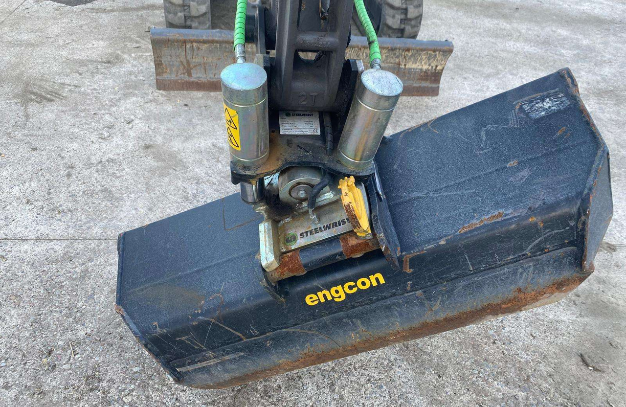 Mini escavadeira Volvo EC27D: foto 12