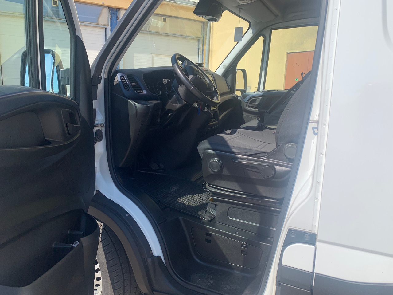 IVECO DAILY - Furgão: foto 4 IVECO DAILY - Furgão: foto 4