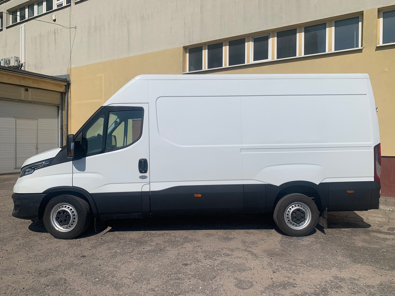 IVECO DAILY - Furgão: foto 3 IVECO DAILY - Furgão: foto 3
