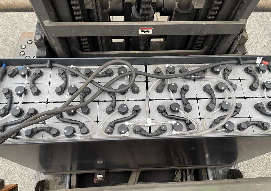 Atlet UFS 250 (Batt. 2020) - Empilhador de 4 vias: foto 4 Atlet UFS 250 (Batt. 2020) - Empilhador de 4 vias: foto 4