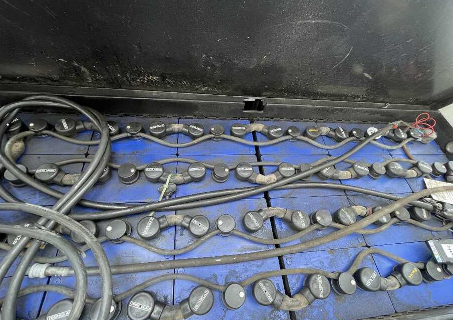 B-P Battioni e Pagani ML T4-1200 (batt. 2019) - Empilhador de 4 vias: foto 5 B-P Battioni e Pagani ML T4-1200 (batt. 2019) - Empilhador de 4 vias: foto 5