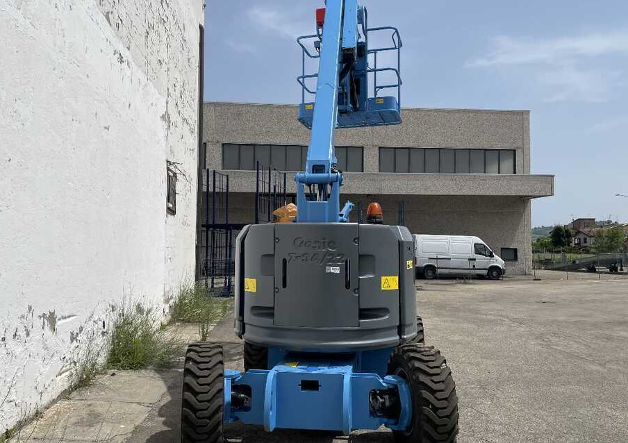 GENIE Z 34/22 (4x4) - Plataforma articulada: foto 2 GENIE Z 34/22 (4x4) - Plataforma articulada: foto 2