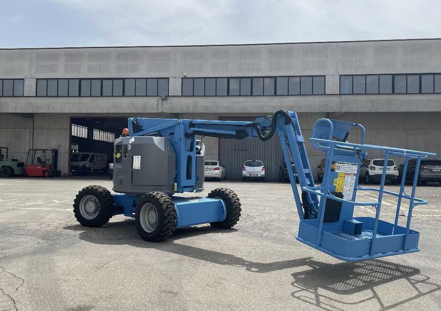 GENIE Z 34/22 (4x4) - Plataforma articulada: foto 3 GENIE Z 34/22 (4x4) - Plataforma articulada: foto 3