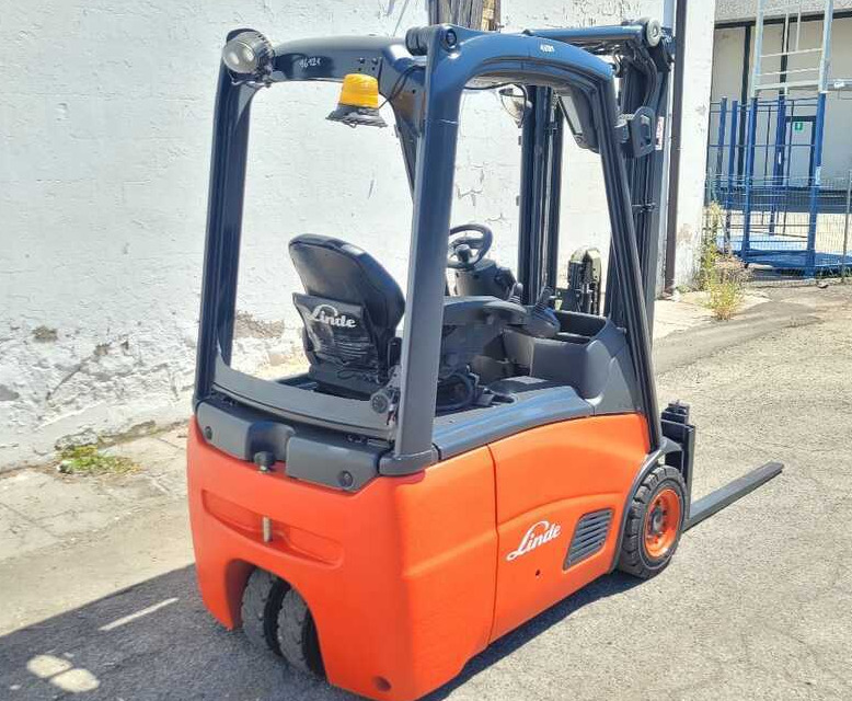 Linde E 16 C-01/386 (batt. 2016) - Empilhadeira elétrica: foto 5 Linde E 16 C-01/386 (batt. 2016) - Empilhadeira elétrica: foto 5