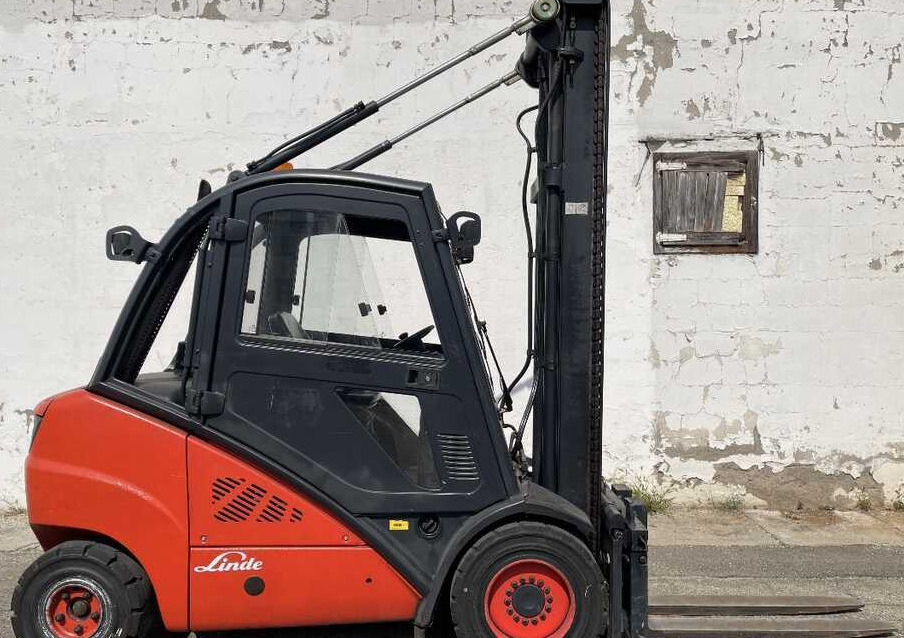 Linde H 30 D-393-01 - Empilhadeira a diesel: foto 2 Linde H 30 D-393-01 - Empilhadeira a diesel: foto 2