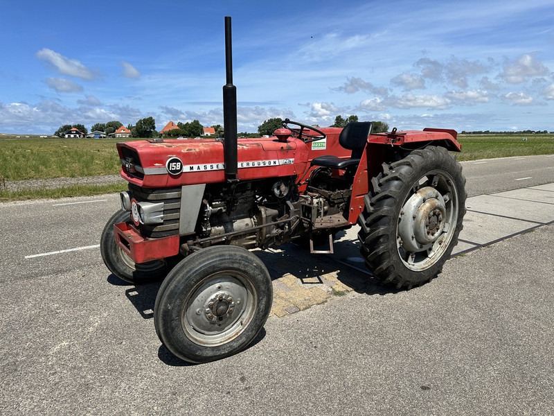 Massey Ferguson 158 - Trator: foto 1 Massey Ferguson 158 - Trator: foto 1