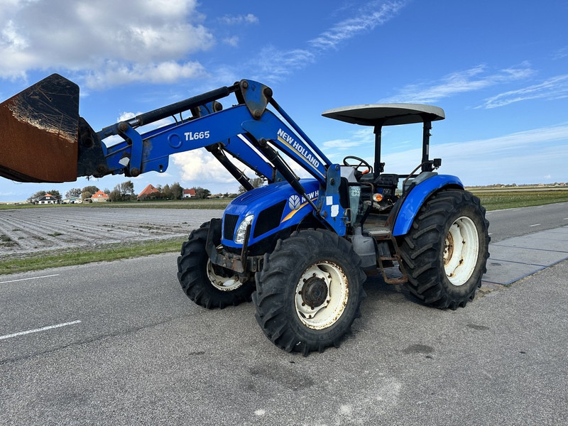New Holland TD5.100 - Trator: foto 1 New Holland TD5.100 - Trator: foto 1