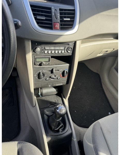 Peugeot 207 - Automóvel: foto 5 Peugeot 207 - Automóvel: foto 5