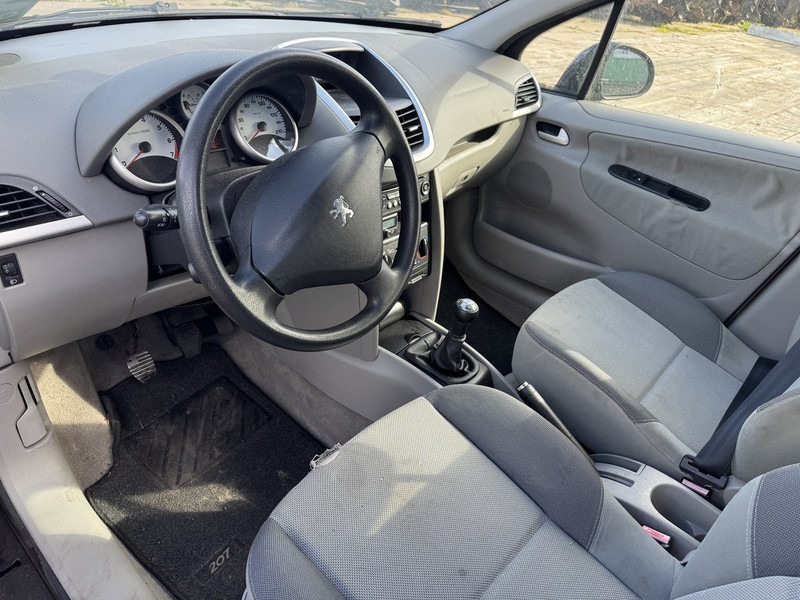 Peugeot 207 - Automóvel: foto 3 Peugeot 207 - Automóvel: foto 3