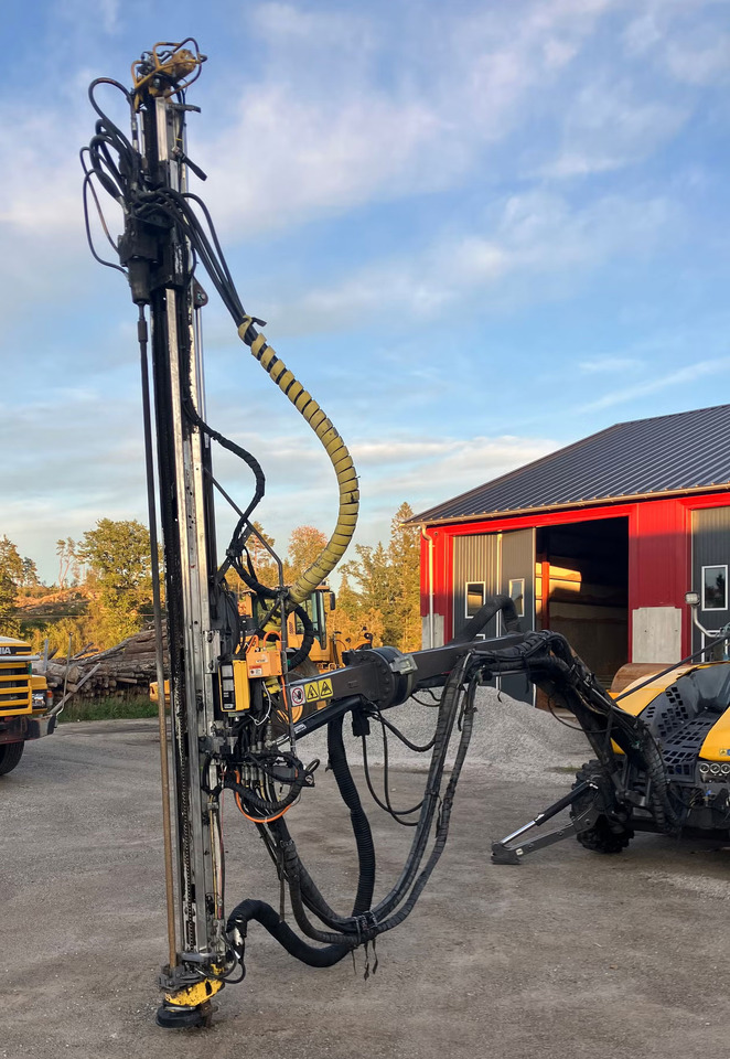 Atlas Copco FlexiROC T15R-01 - Máquina de perfuração: foto 5 Atlas Copco FlexiROC T15R-01 - Máquina de perfuração: foto 5