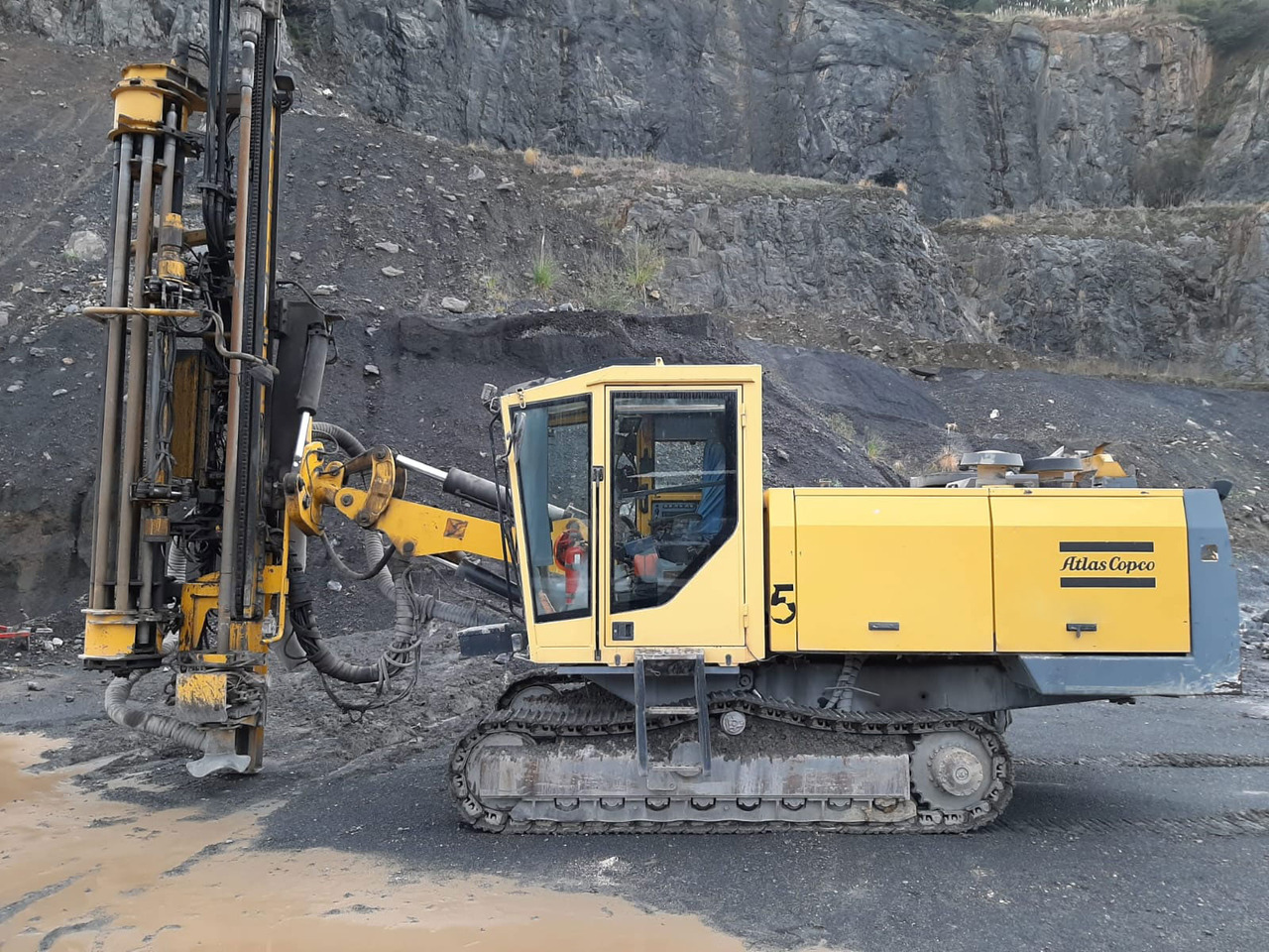 Atlas Copco ROC F6 - Máquina de perfuração: foto 1 Atlas Copco ROC F6 - Máquina de perfuração: foto 1