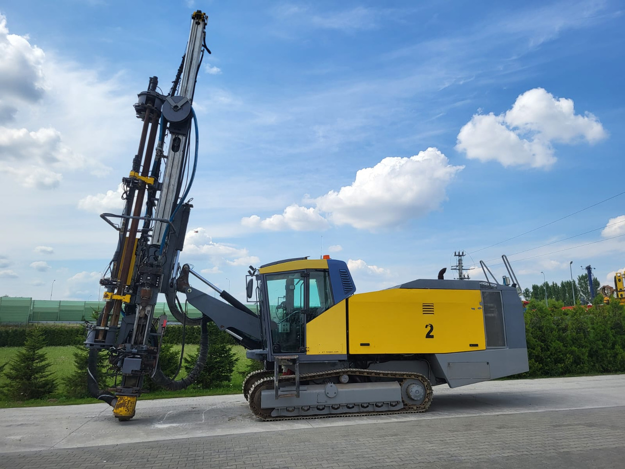 Atlas Copco ROC L6 (25)-44 - Máquina de perfuração: foto 1 Atlas Copco ROC L6 (25)-44 - Máquina de perfuração: foto 1