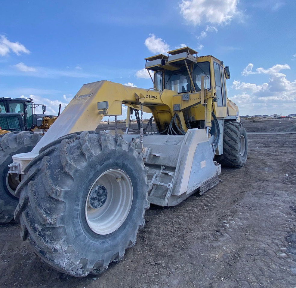 Bomag MPH 122-2 - Estabilizador de solos: foto 2 Bomag MPH 122-2 - Estabilizador de solos: foto 2