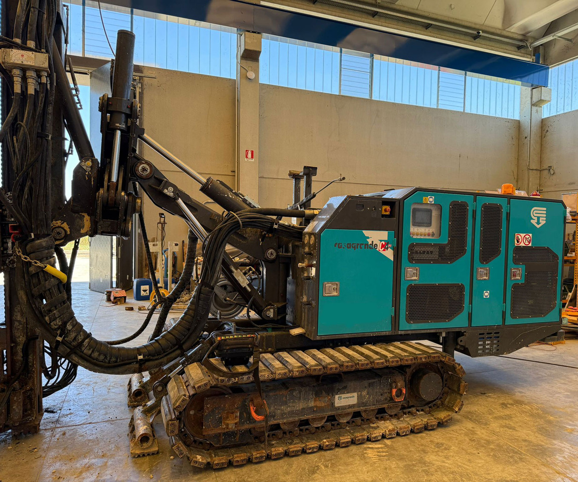 Casagrande C4 XP-2 - Bate estaca: foto 1 Casagrande C4 XP-2 - Bate estaca: foto 1