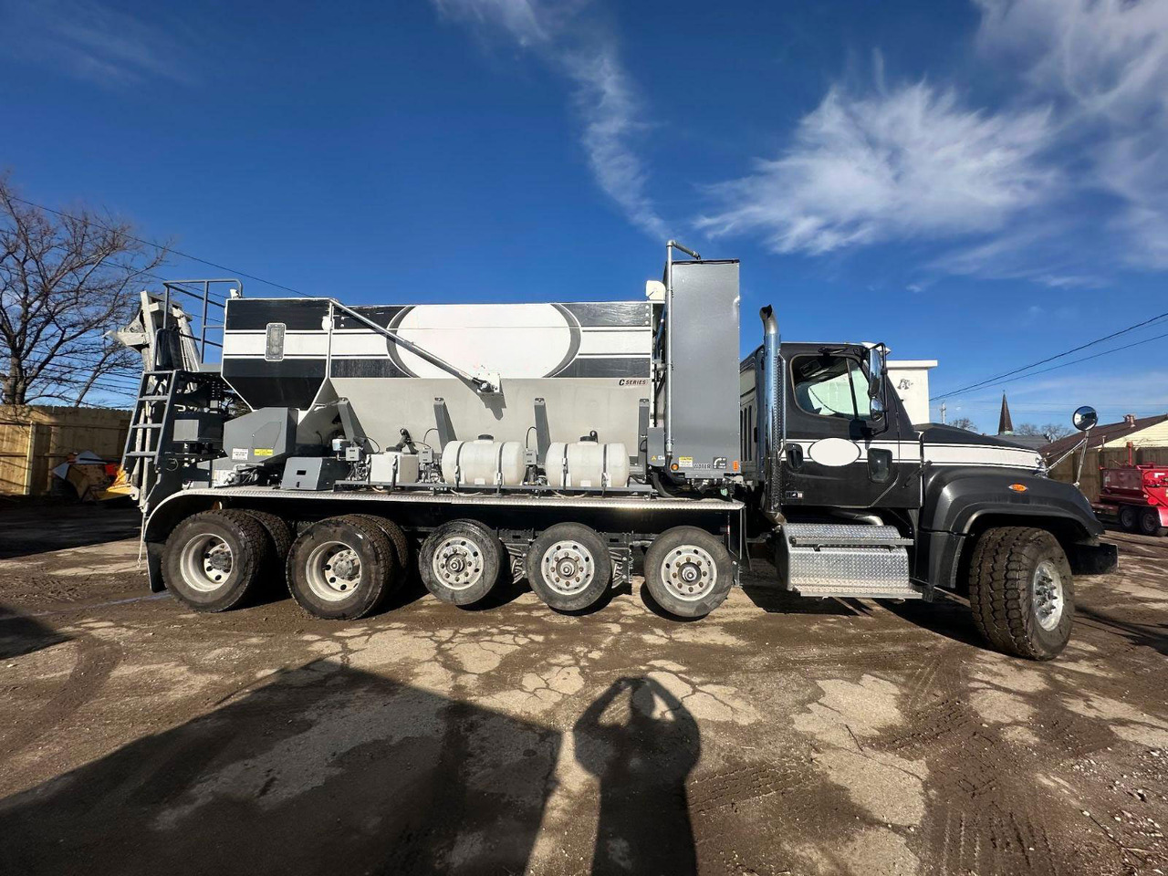 Cementech C60E - Caminhão betoneira: foto 1 Cementech C60E - Caminhão betoneira: foto 1