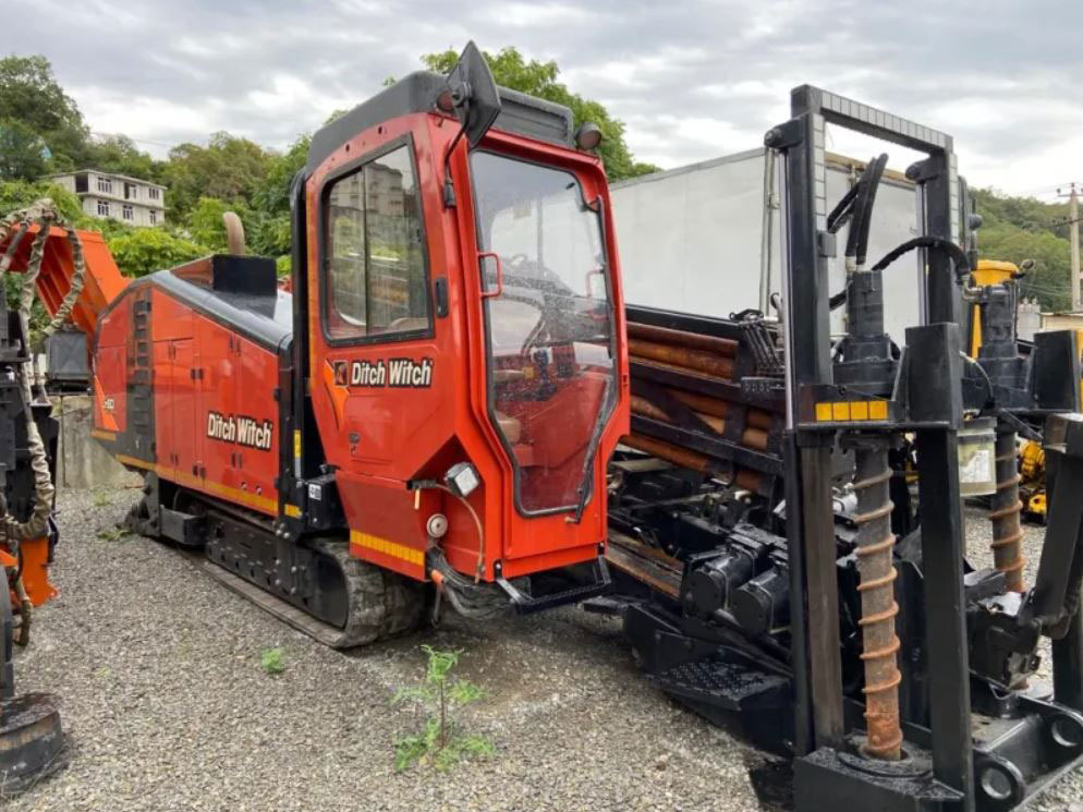Ditch Witch JT60AT - Máquina de perfuração direcional: foto 1 Ditch Witch JT60AT - Máquina de perfuração direcional: foto 1