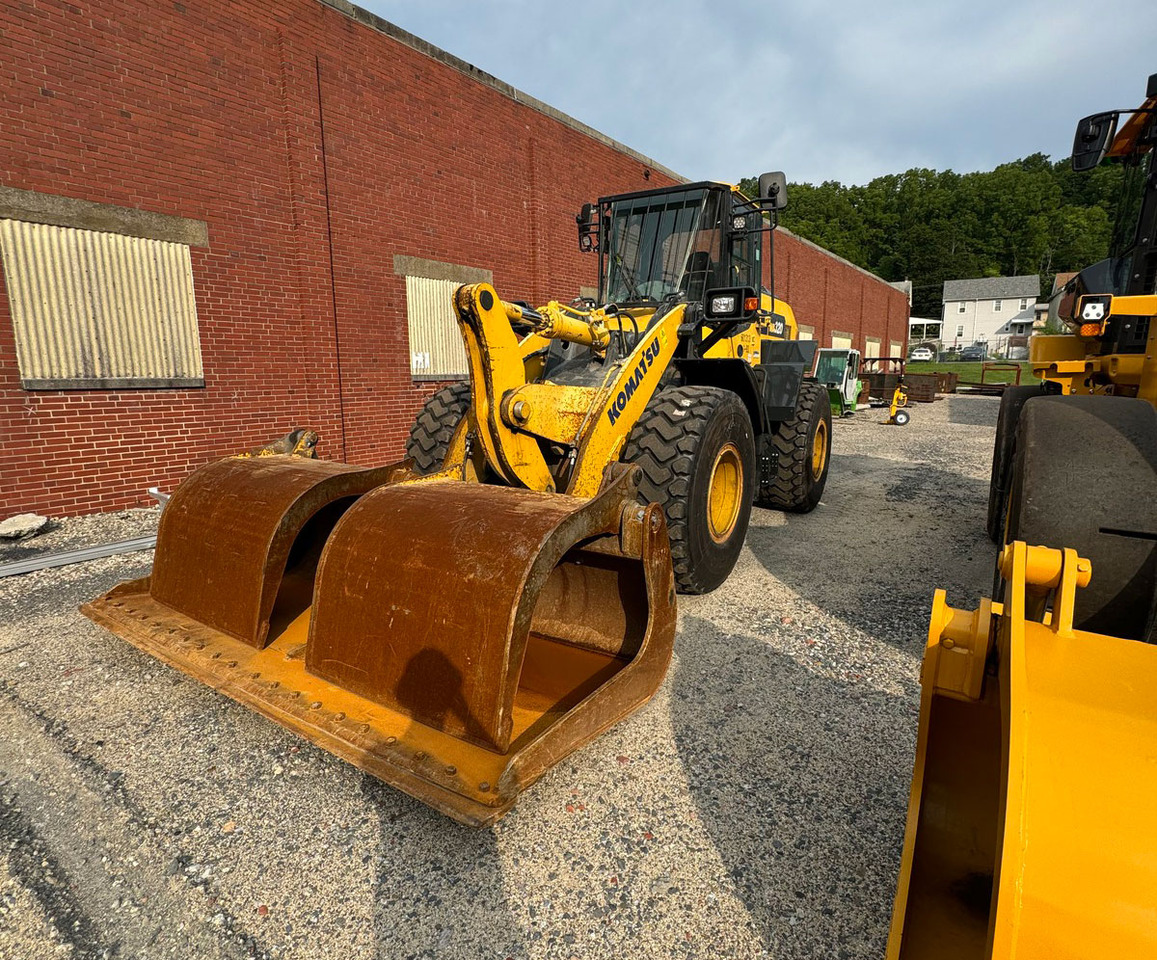 Komatsu WA320-8 - Carregadeira de rodas: foto 1 Komatsu WA320-8 - Carregadeira de rodas: foto 1