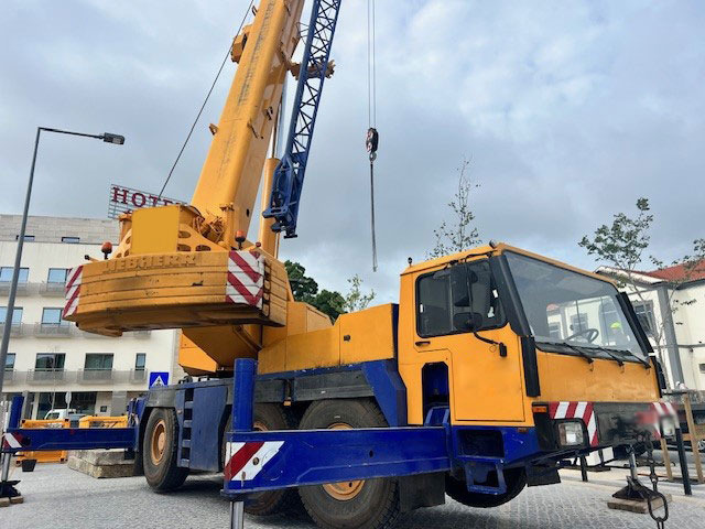 Liebherr LTM 1050-1 - Guindaste móvel: foto 1 Liebherr LTM 1050-1 - Guindaste móvel: foto 1
