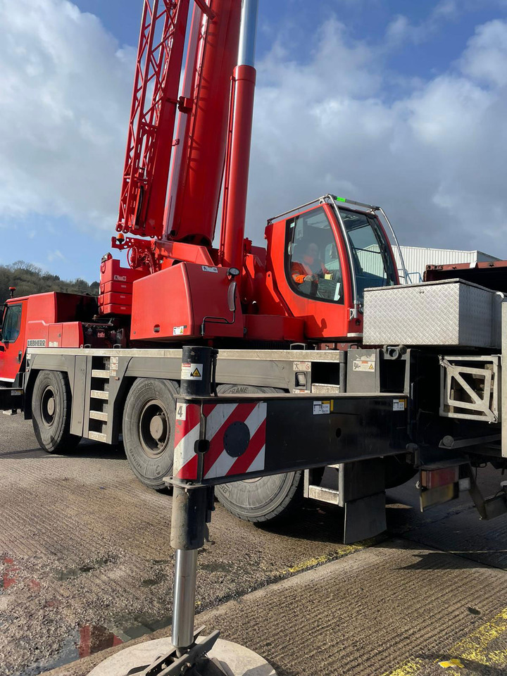 Liebherr LTM 1055-3.1 - Guindaste móvel: foto 3 Liebherr LTM 1055-3.1 - Guindaste móvel: foto 3