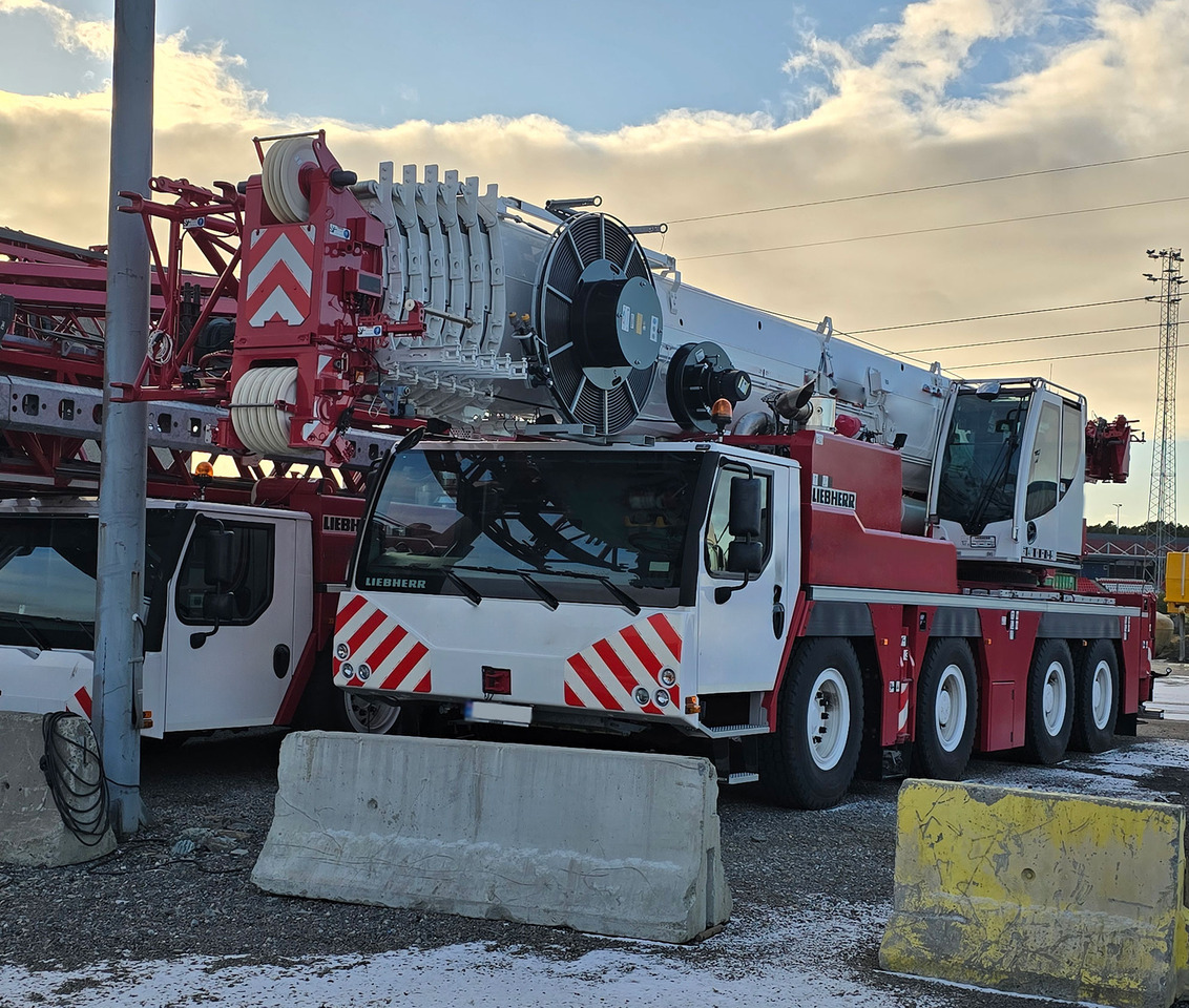 Liebherr LTM 1120-4.1 - Guindaste móvel: foto 2 Liebherr LTM 1120-4.1 - Guindaste móvel: foto 2