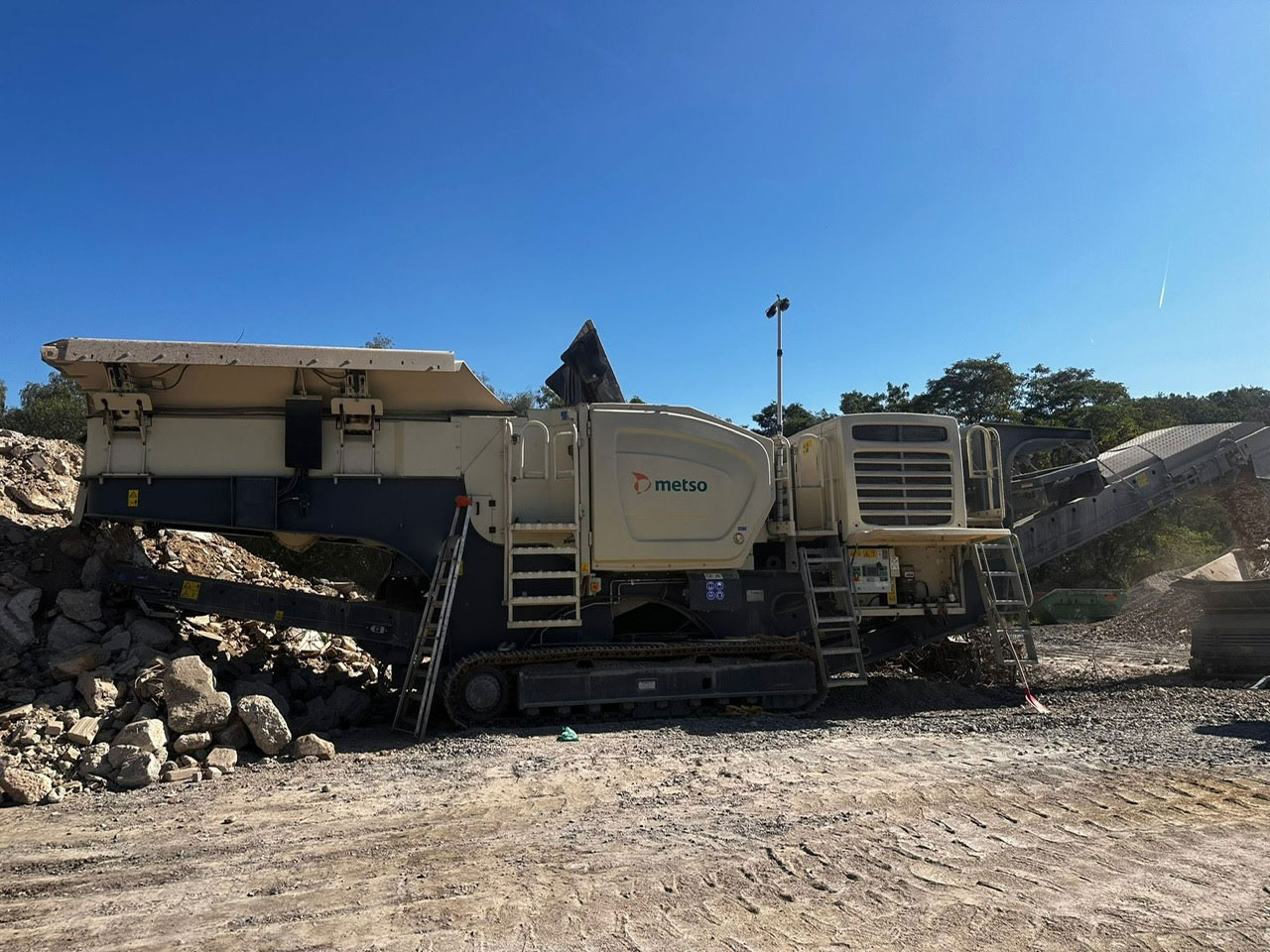 Metso LT106 Urban - Britador de mandíbula: foto 2 Metso LT106 Urban - Britador de mandíbula: foto 2