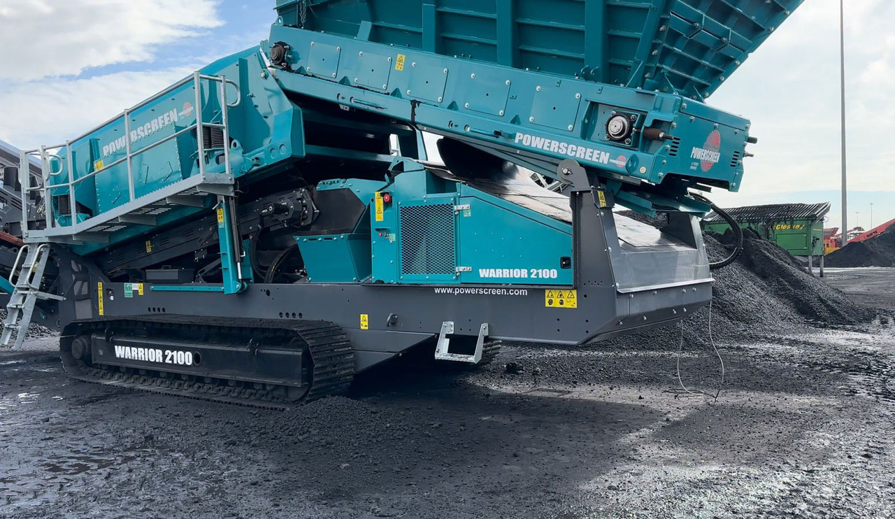 Powerscreen Warrior 2100 Triple Shaft - Peneira vibratória: foto 5 Powerscreen Warrior 2100 Triple Shaft - Peneira vibratória: foto 5