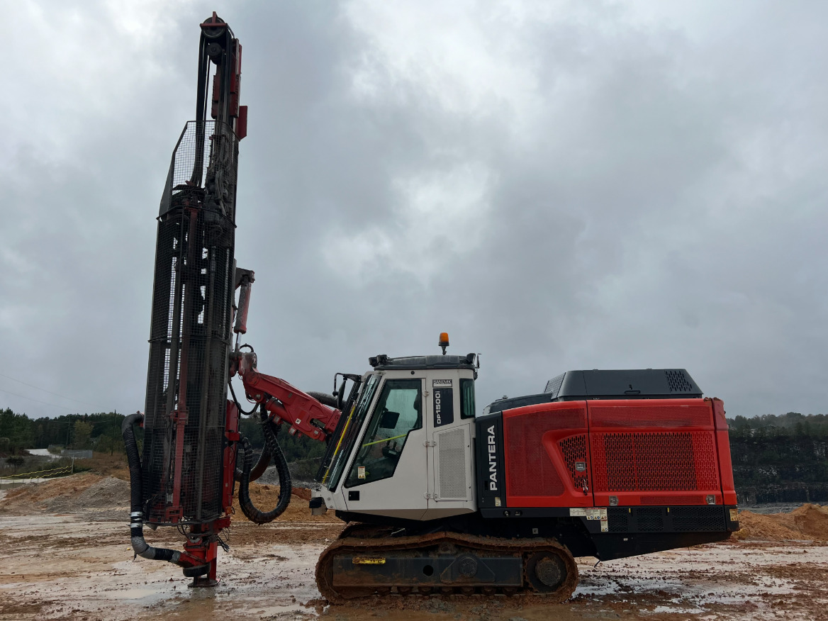 Sandvik DP1500i - Máquina de perfuração: foto 2 Sandvik DP1500i - Máquina de perfuração: foto 2
