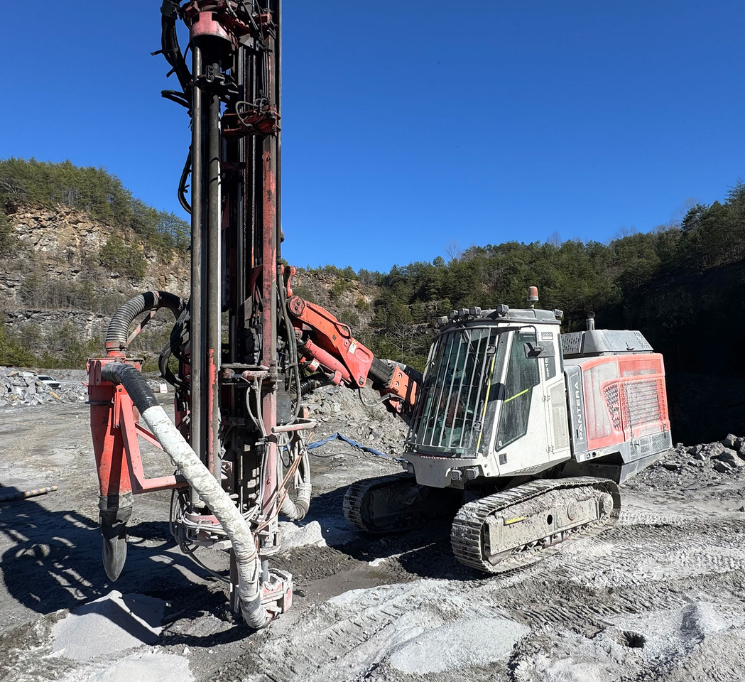 Sandvik DP1500i - Máquina de perfuração: foto 1 Sandvik DP1500i - Máquina de perfuração: foto 1