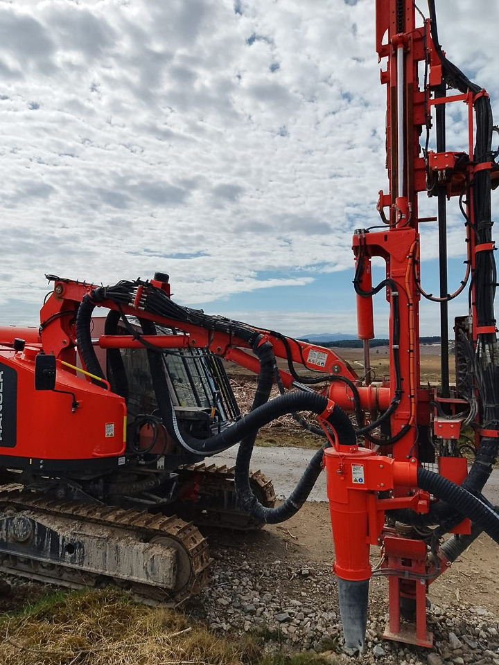 Sandvik DX800 - Máquina de perfuração: foto 3 Sandvik DX800 - Máquina de perfuração: foto 3