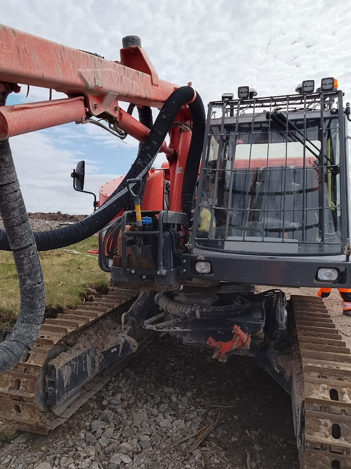 Sandvik DX800 - Máquina de perfuração: foto 4 Sandvik DX800 - Máquina de perfuração: foto 4