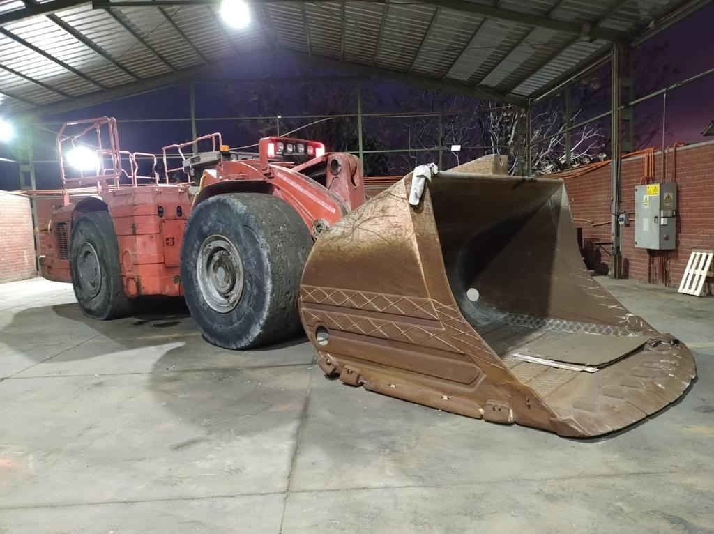 Sandvik LH517 - Máquina de mineração: foto 1 Sandvik LH517 - Máquina de mineração: foto 1