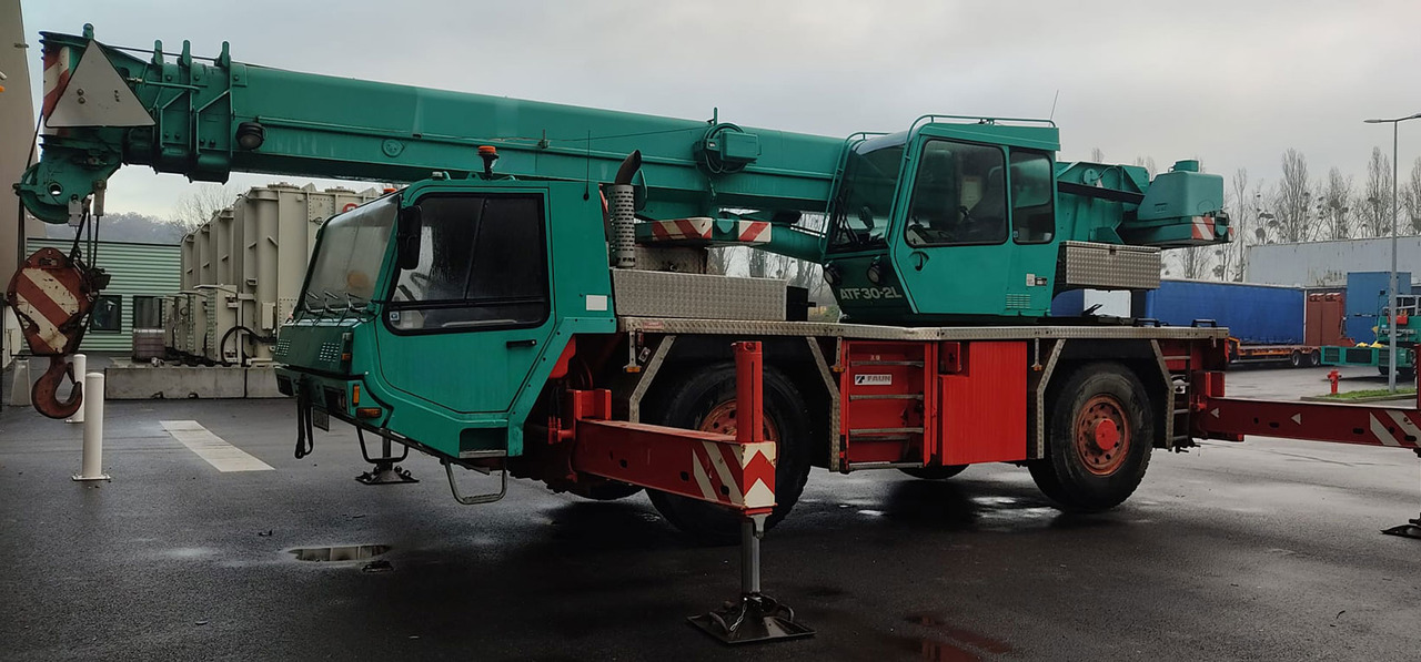 Tadano Faun ATF 30-2L - Guindaste móvel: foto 1 Tadano Faun ATF 30-2L - Guindaste móvel: foto 1