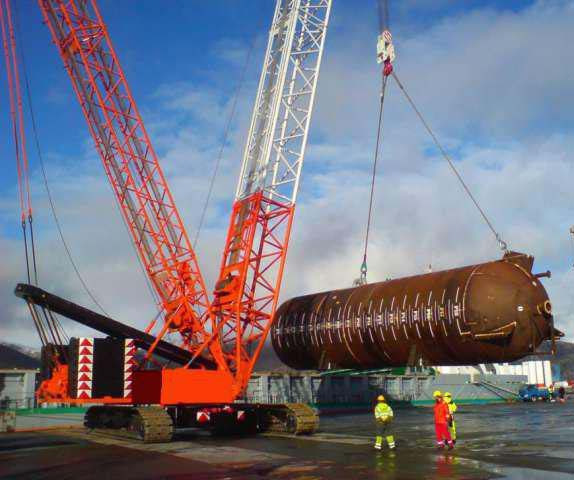 Terex Demag CC 2400-1 - Guindaste sobre esteiras: foto 1 Terex Demag CC 2400-1 - Guindaste sobre esteiras: foto 1