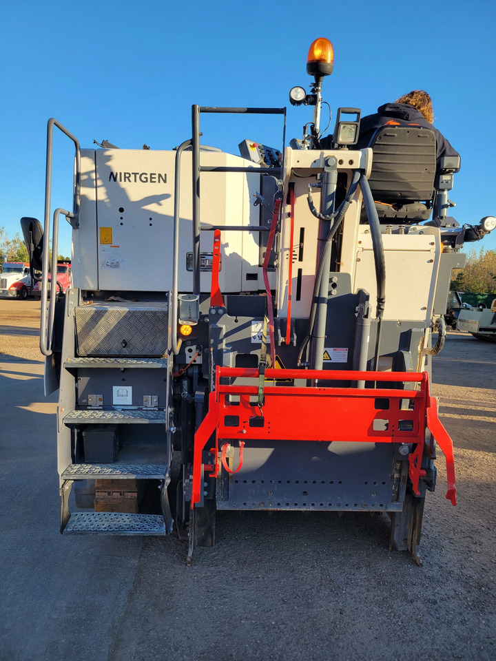 Wirtgen W 120 CFI - Aplainadora (Fresadora): foto 5 Wirtgen W 120 CFI - Aplainadora (Fresadora): foto 5