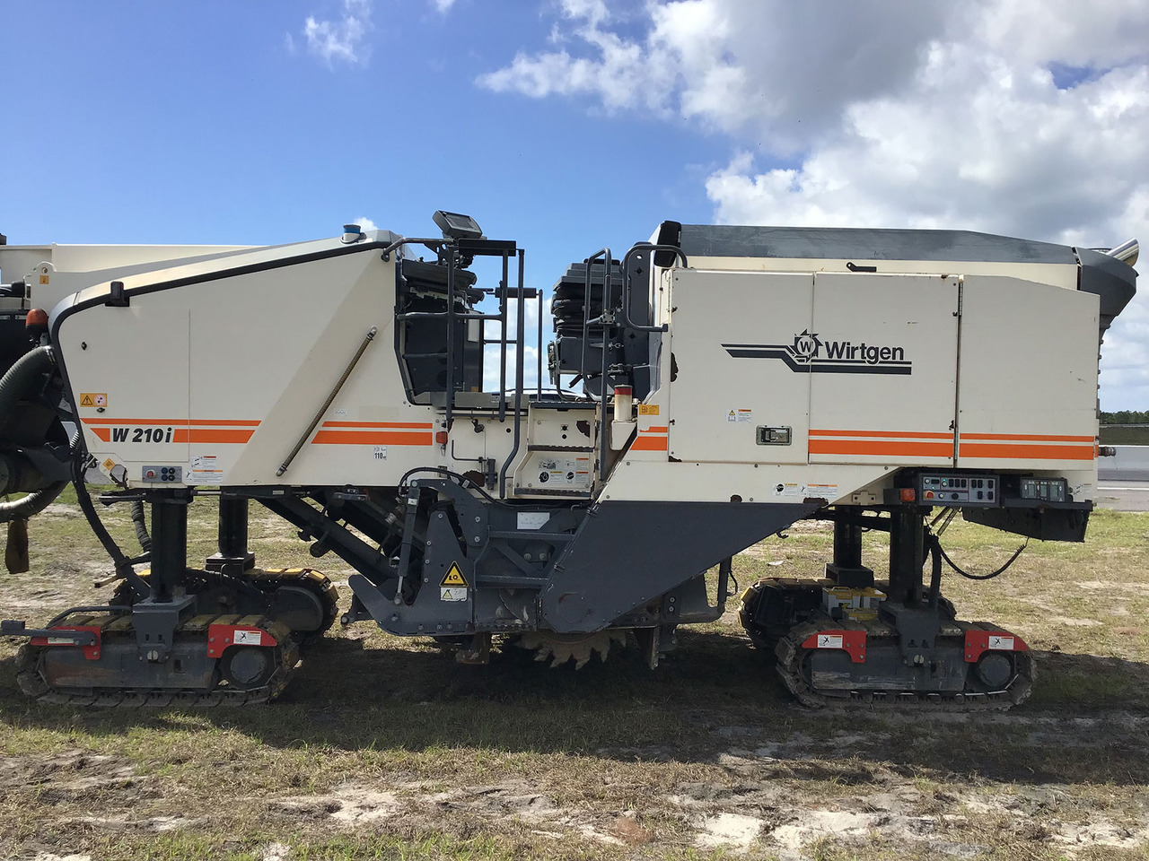 Wirtgen W 210 i - Aplainadora (Fresadora): foto 4 Wirtgen W 210 i - Aplainadora (Fresadora): foto 4