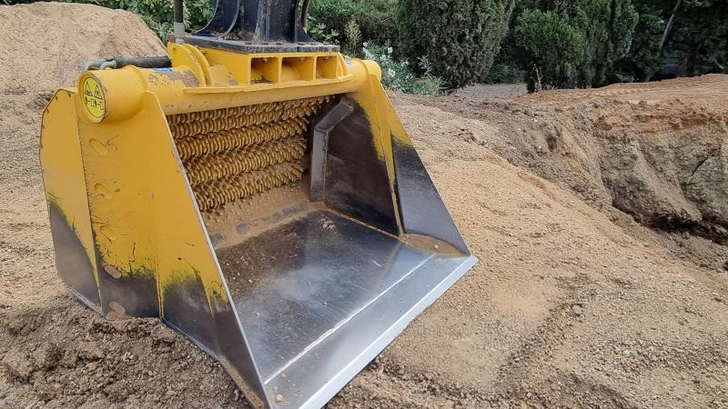 GODET CRIBLEUR A ETOILES PPIUR PELLE DE 20/25T GYRUS STAR - Balde para separação de Máquina de construção: foto 1 GODET CRIBLEUR A ETOILES PPIUR PELLE DE 20/25T GYRUS STAR - Balde para separação de Máquina de construção: foto 1