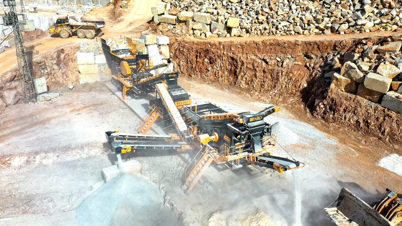 FABO MCK-110 MOBILE CRUSHING & SCREENING PLANT - Britadeira móvel: foto 4 FABO MCK-110 MOBILE CRUSHING & SCREENING PLANT - Britadeira móvel: foto 4