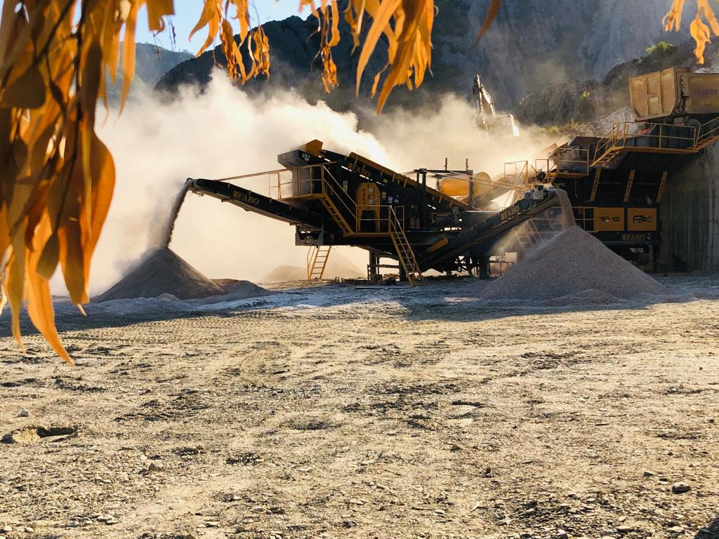 FABO PRO-100 MOBILE CRUSHING & SCREENING PLANT - Britadeira móvel: foto 2 FABO PRO-100 MOBILE CRUSHING & SCREENING PLANT - Britadeira móvel: foto 2
