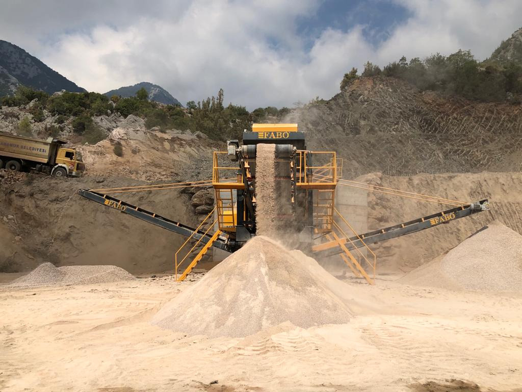 FABO PRO-100 MOBILE CRUSHING & SCREENING PLANT - Britadeira móvel: foto 3 FABO PRO-100 MOBILE CRUSHING & SCREENING PLANT - Britadeira móvel: foto 3