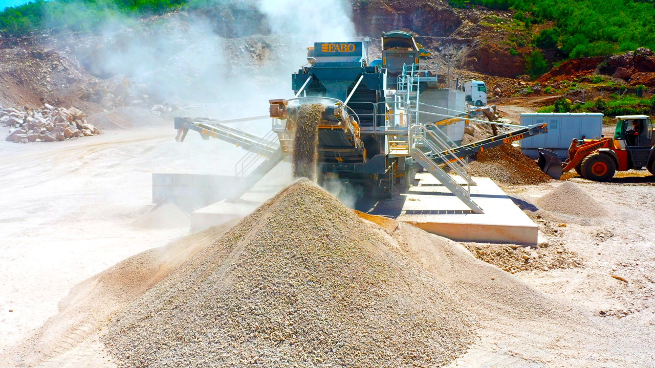 FABO PRO-150 MOBILE CRUSHER | WOBBLER FEEDER - Britadeira móvel: foto 5 FABO PRO-150 MOBILE CRUSHER | WOBBLER FEEDER - Britadeira móvel: foto 5