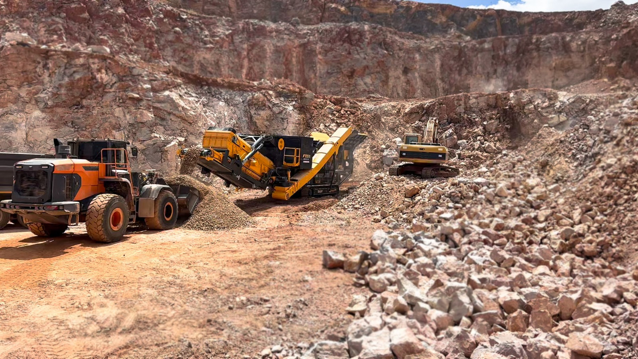 FABO crawler crusher - Britador: foto 5 FABO crawler crusher - Britador: foto 5