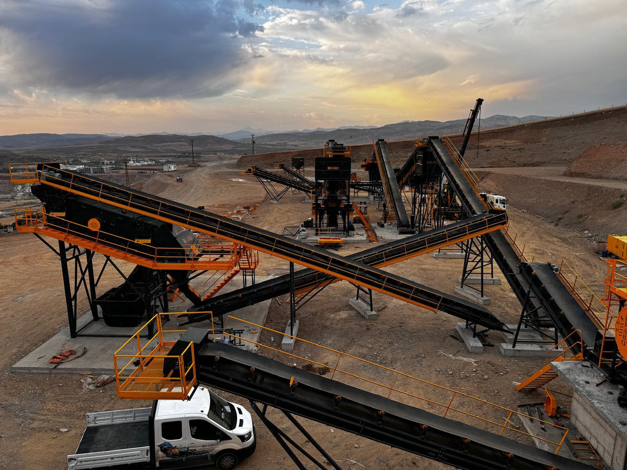 Britador nuevo FABO crusher - stone crusher - crushers: foto 6