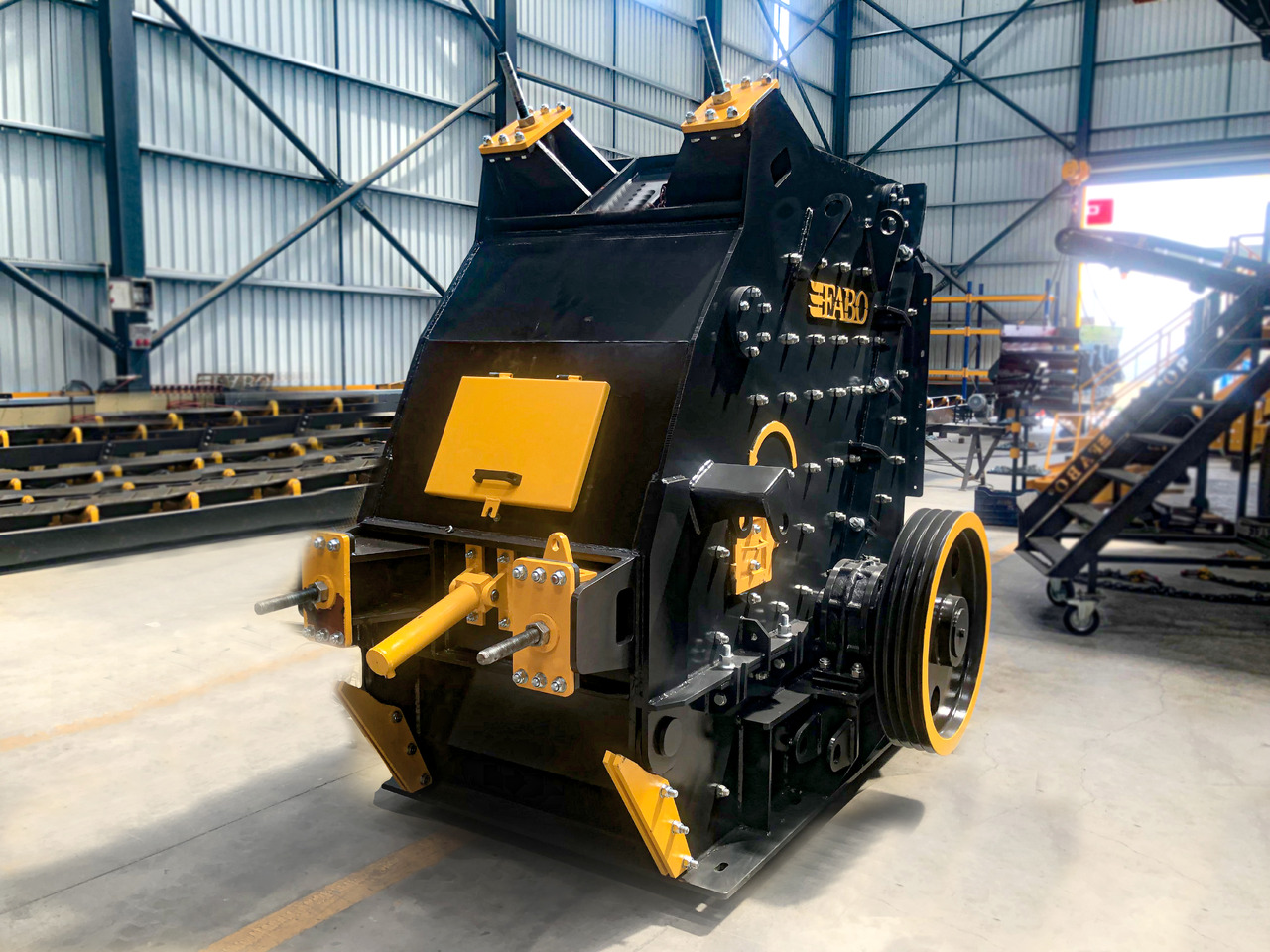 FABO impact crusher - Britador de impacto: foto 2 FABO impact crusher - Britador de impacto: foto 2